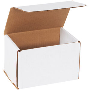 white corrugated mailer box with kraft interior
